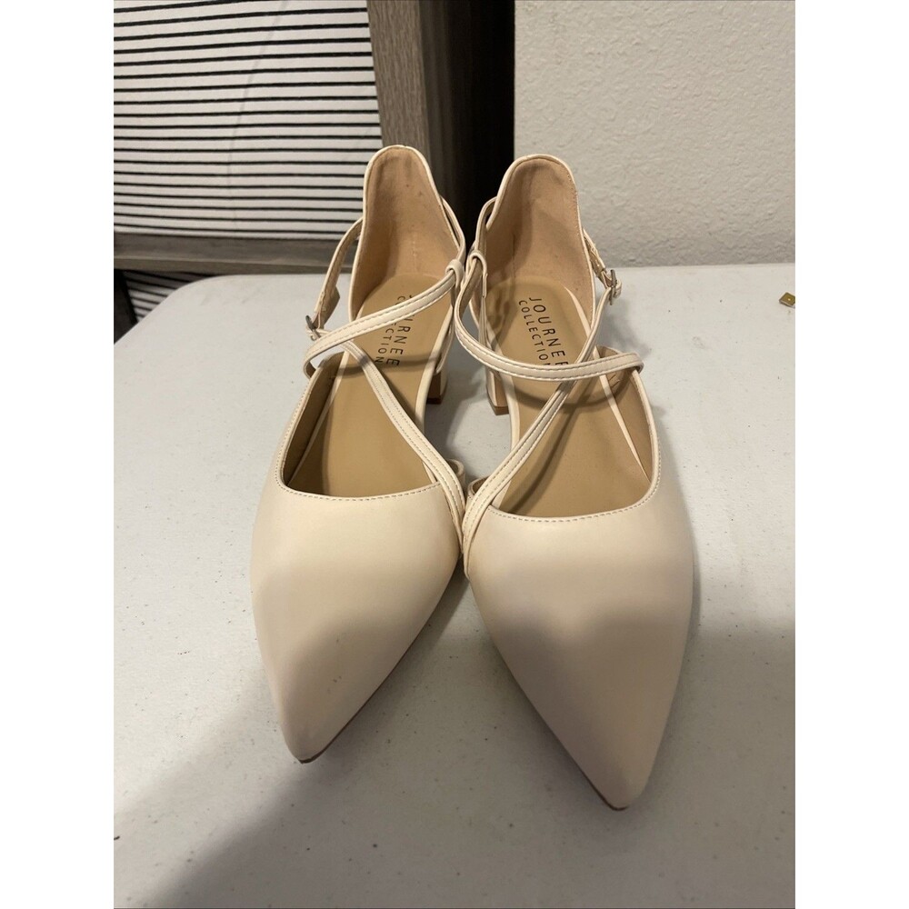 Journee Collection Women’s Soft Pink Pointed Toe Faux Leather Cross Strap 11